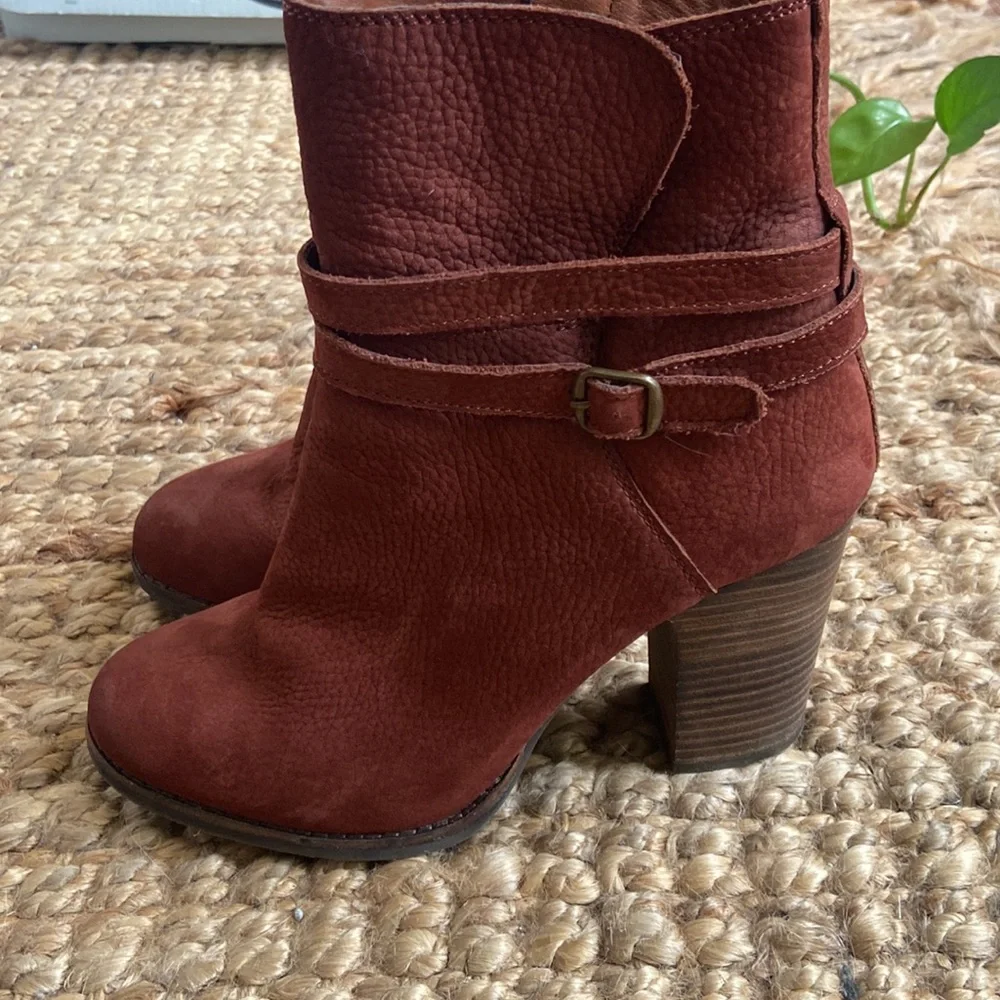Lucky Brand rusty red suede booties - Picture 4 of 9